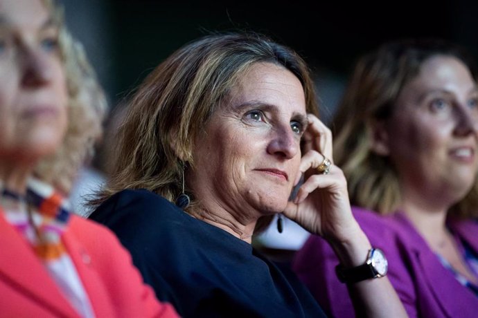 La vicepresidenta tercera y ministra para la Transición Ecológica y el Reto Demográfico y candidata del PSOE a las elecciones europeas, Teresa Ribera, asiste a la conferencia 'Transformar empresas. Mejorar el mundo', en el Círculo de Bellas Artes, a 28 de