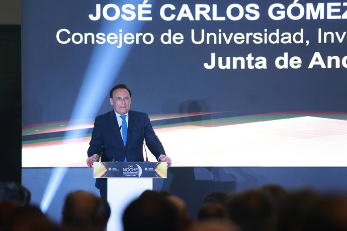 El consejero de Universidad, Investigación e Innovación, José Carlos Gómez Villamandos, interviene en el acto de clausura de la  XXII Noche de las Telecomunicaciones y Sociedad de la Información.