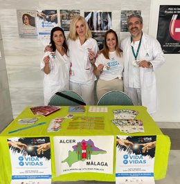 Mesa informativa con Alcer con la que el Hospital Universitario Costa del Sol se ha sumado a la celebración del Día Nacional del Donante.