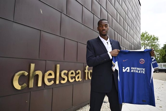 El central Tosin Adarabioyo, nuevo fichaje del Chelsea inglés para la temporada 2024/25