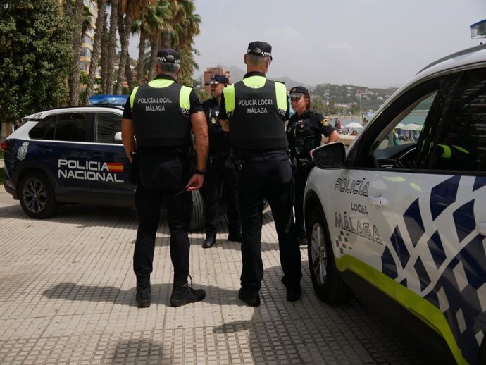 Agentes de la Policía Nacional y Policía Local de Málaga en una imagen de archivo