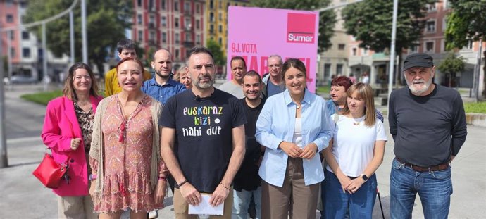 El candidato vasco de Sumar a las elecciones europeas del 9 de junio, Andake Larrea, en el último acto de campaña