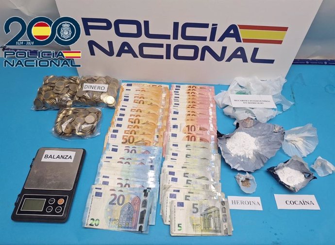 Droga y dinero incautado en operaciones contra el menudeo en la Bahía de Cádiz.