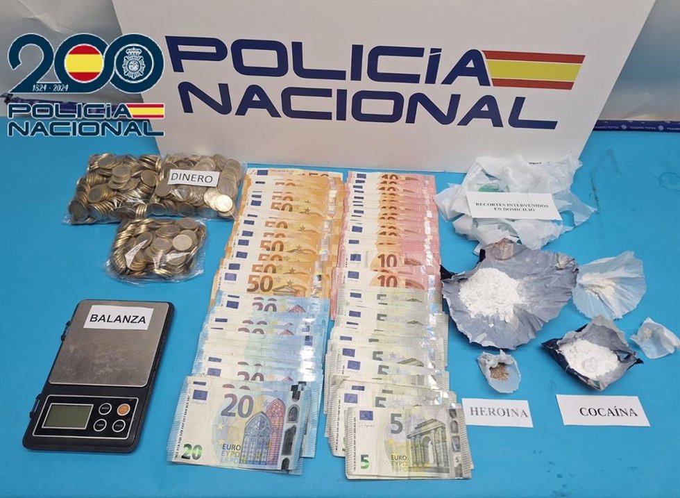 Droga y dinero incautado en operaciones contra el menudeo en la Bahía de Cádiz.