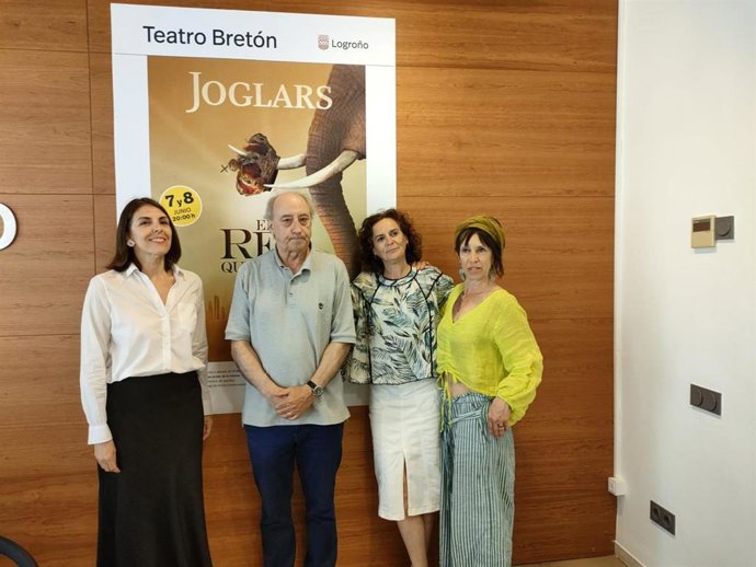 Presentación de 'El rey que fue' de 'El Joglars' en el Ayuntamiento de Logroño