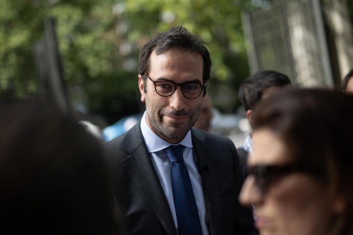 El ministro de Economía, Comercio y Empresa, Carlos Cuerpo, tras atender a los medios de comunicación, en el Ministerio de Economía, Comercio y Empresa, a 6 de junio de 2024, en Madrid (España). Carlos Cuerpo ha ofrecido declaraciones a los medios de comu