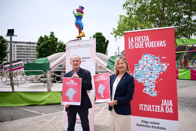 El director del Servicio de Tráfico, José Javier Boulandier, junto a la consejera Amparo López