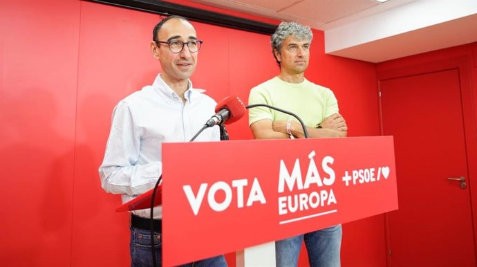 Los socialistas salmantinos David Serrada y Miguel Ángel Esteban.