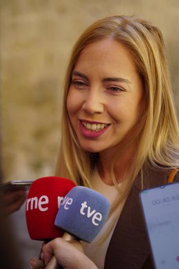 Archivo - La presidenta del Parlamento de La Rioja, Marta Fernández Cornago