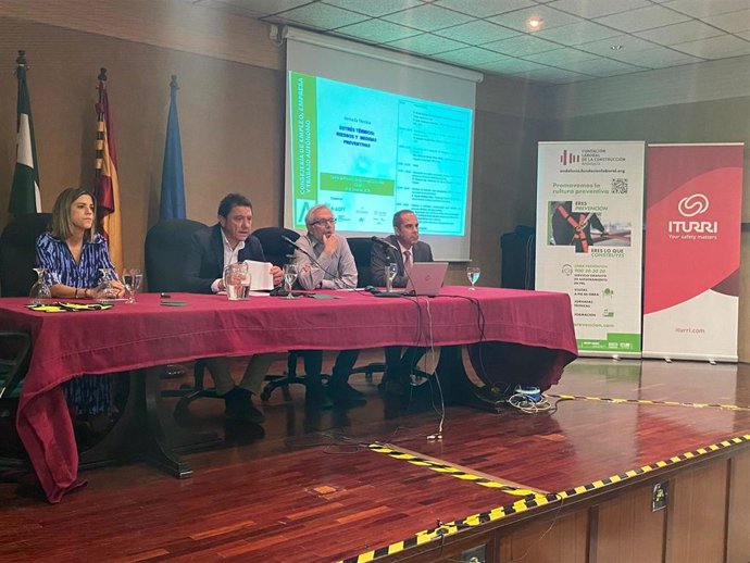 El delegado territorial de Empleo, Empresa y Trabajo Autónomo de la Junta en Cádiz, Daniel Sánchez, en la inauguración de la jornada sobre 'Estrés Térmico: riesgos y medidas preventivas'.