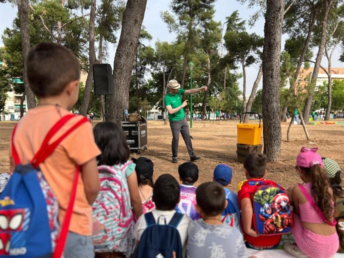 Actividad de Sadeco por el Día Mundial del Medio Ambiente con escolares.