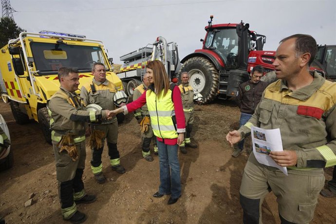 Visita de la conselleira de Medio Rural, María José Gómez, a los profesionales del distrito forestal VII (A Fonsagrada-Os Ancares).