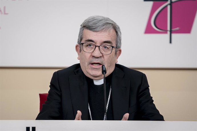 Archivo - El elegido como nuevo presidente de la Conferencia Episcopal Española, Luis Argüello, ofrece una rueda de prensa durante la 124º Asamblea plenaria de la Conferencia Episcopal Española (CEE), a 5 de marzo de 2024, en Madrid (España). 