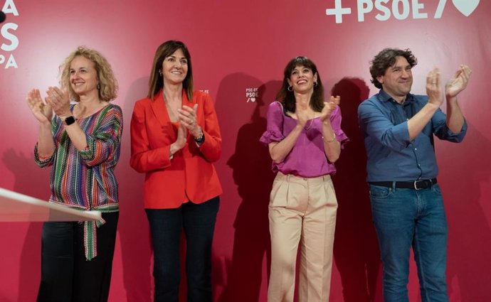 El PSE-EE ha celebrado el último acto de la campaña electoral en Vitoria-Gasteiz, con la presencia de Andueza, la candidata al Parlamento Europeo Idoia Mendia y la alcaldesa Maider Etxebarria.