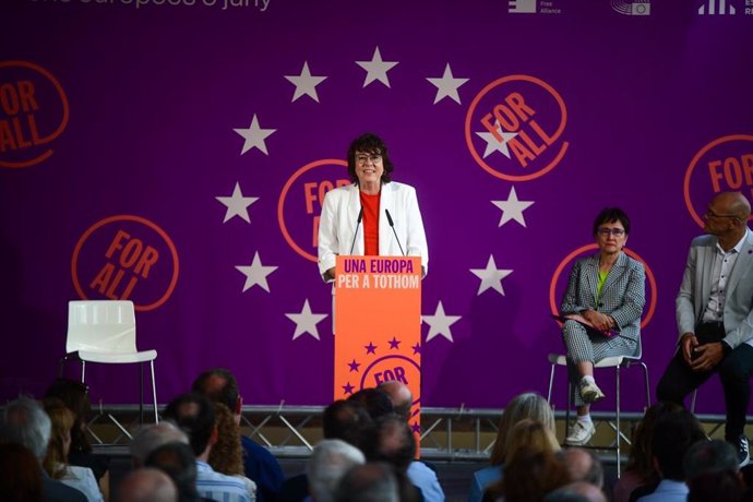La candidata de ERC a las elecciones europeas, Diana Riba, durante el último acto de campaña de ERC
