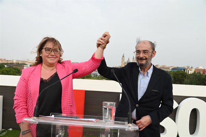 Lambán y Serrano en el acto de cierre de campaña del PSOE en Zaragoza
