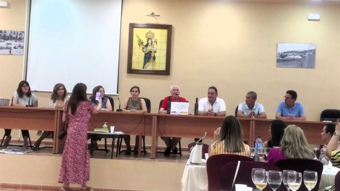 Momento del taller de catas y maridajes culinarios con aceite de oliva virgen extra, un acto dirigido a mujeres y organizado por la DOP Sierra de Cazorla.