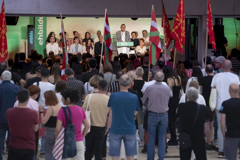 Mitin cierre de campaña de EH Bildu en Vitoria