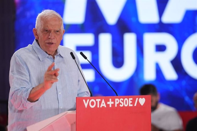 El alto representante de la UE para política exterior, Josep Borrell, en el acto del PSOE-A de cierre de campaña de las elecciones europeas del 9 de junio, en Sevilla.