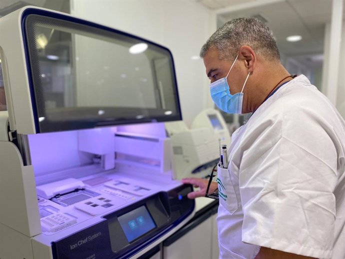 Archivo - Laboratorio de Análisis Clínicos del Hospital Reina Sofía.