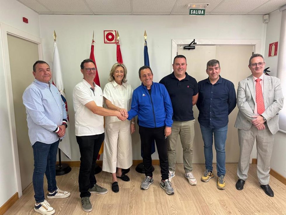 El Ayuntamiento impulsa la creación de una única Escuela de fútbol base Club Calahorra