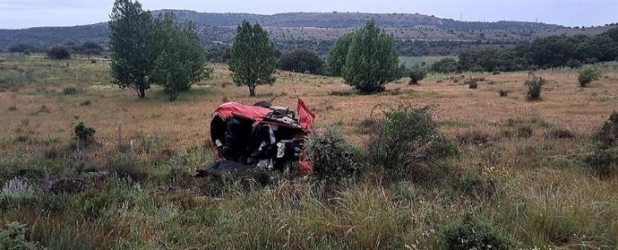 Turismo accidentado en Soria tras salirse del vía.