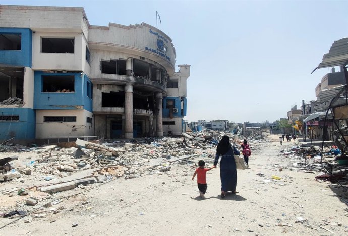 Archivo - Bombardeo israelí en la ciudad paestina de Gaza, en la Franja de Gaza.