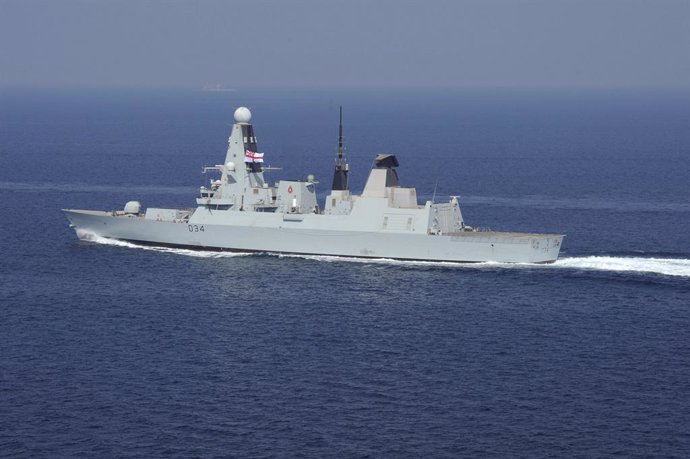 Archivo - November 4, 2012, Arabian Sea, United States: The British Royal Navy Daring-class air-defence destroyer HMS Diamond during the maiden deployment to the middle east as part of Operation Inherent Resolve November 4, 2012 in the Arabian Sea. Diamon