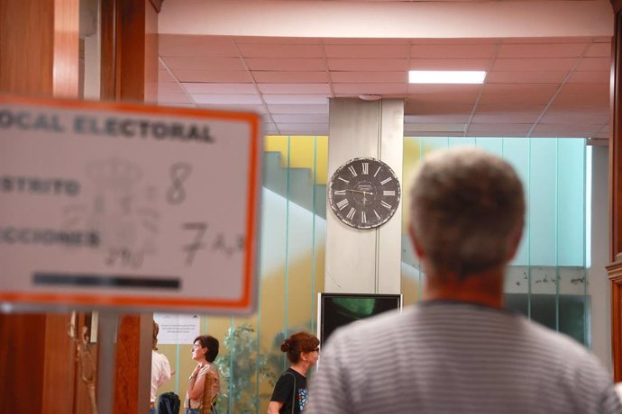 Vista de un colegio electoral en Málaga, a 9 de junio de 2024, en Málaga (Andalucía, España). Hoy tienen lugar las elecciones europeas de 2024 en España.