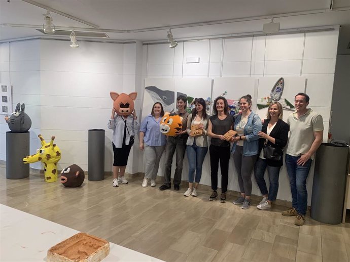 El alumnado del IES Valle del Cidacos muestra sus trabajos en la exposición 'Animal' en el Centro Fundación Caja Rioja Calahorra