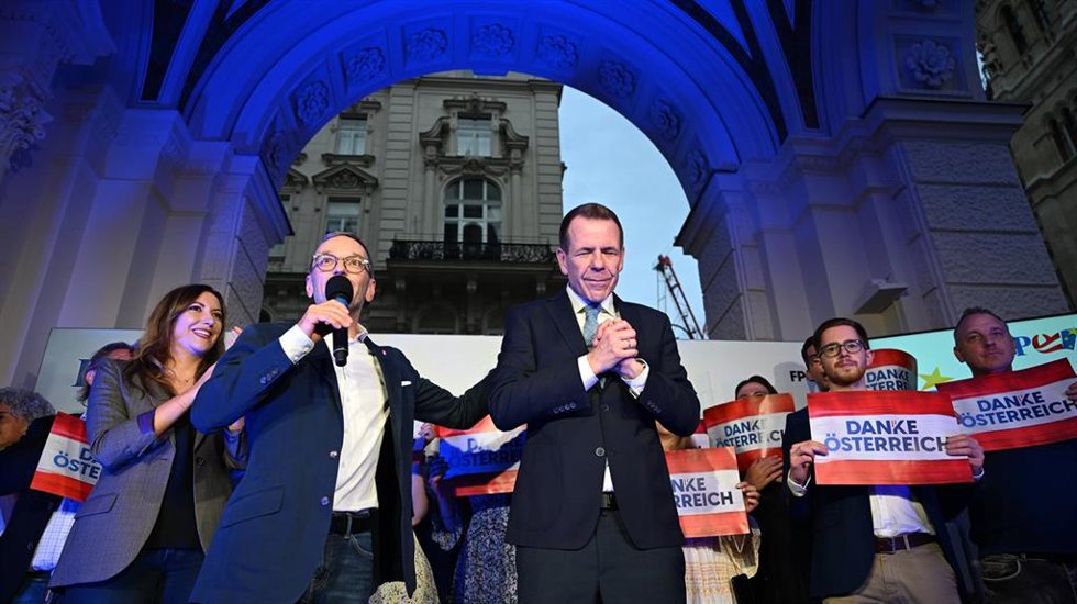 Los líderes del Partido de la Libertad (FPO) de Austria celebran los resultados de las elecciones europeas