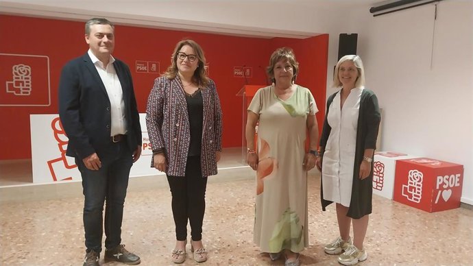 Rosa Serrano, Junto Al Secretario General Del PSOE Huesca, Fernando Sabés.