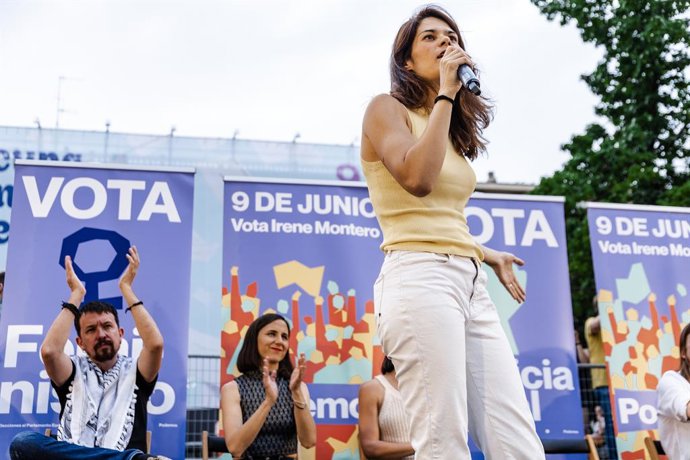 La portavoz de Podemos, Isa Serra, durante el acto de cierre de campaña de Podemos para los comicios europeos, en la plaza de Pedro Zerolo, a 7 de junio de 2024, en Madrid (España). Irene Montero se ha trasladado a la Plaza de Pedro Zerolo en Madrid para 