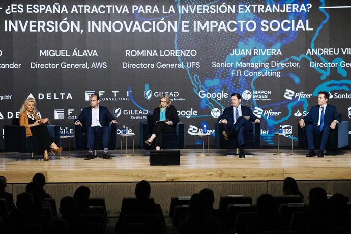 Archivo - (I-D) La Consejera Del Banco Santander, Isabel Tocino; El Director General De AWS, Miguel Álava; La Directora General, UPS, Romina Lorenzo; El Senior Managing Director De FTI Consulting, Juan Rivera Y El Director General De Cisco, Andreu Vilamit