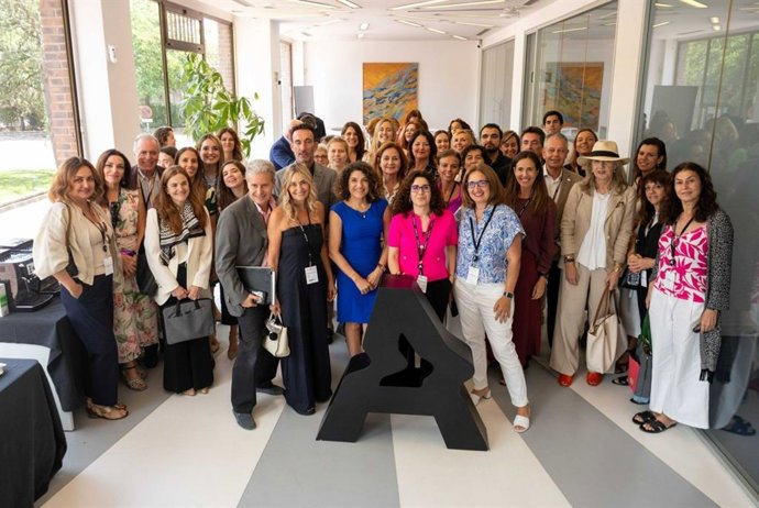 Presentación del informe 'Alta Dirección del Sector Turismo en los medios'