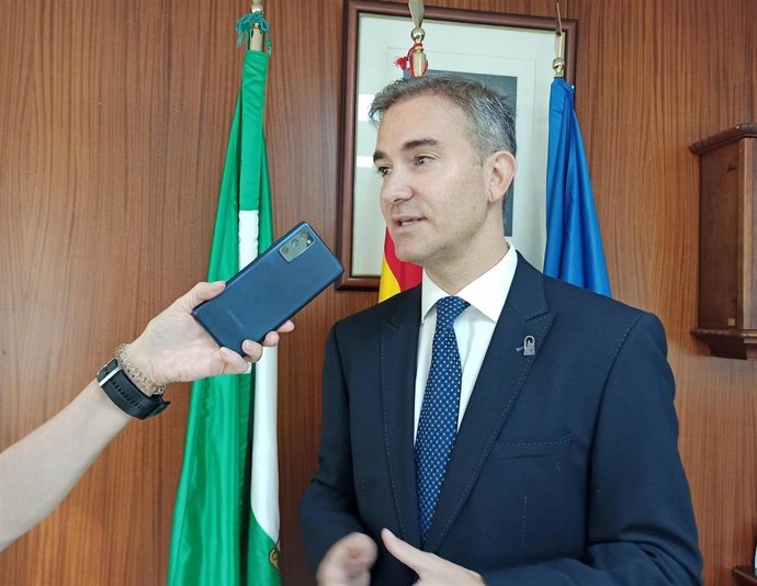 Archivo - El delegado territorial de Empleo, Empresa y Trabajo Autónomo de la Junta en Almería, Amós García Hueso.