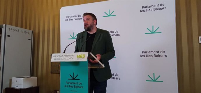 El portavoz de MÉS per Mallorca en el Parlament, Lluís Apesteguia.