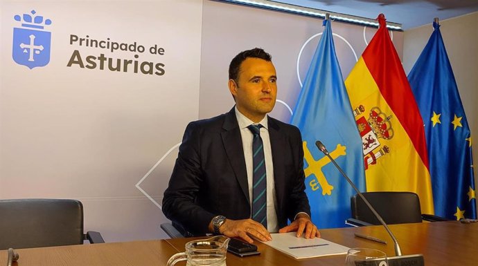 El consejero de Hacienda y Fondos Europeos, Guillermo Peláez, en rueda de prensa.