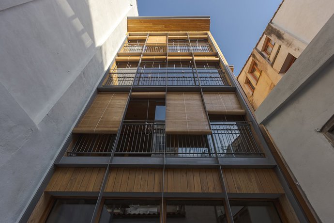 Archivo - El Ayuntamiento de Pamplona pone en marcha una nueva promoción de vivienda "asequible" en las calles Descalzos y Jarauta