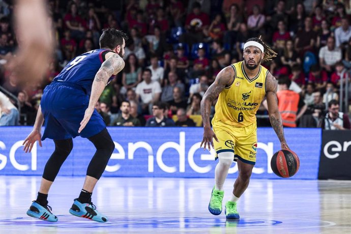 Archivo - Andrew Albicy, en un encuentro con el Dreamland Gran Canaria ante el Barça en el Palau Blaugrana.