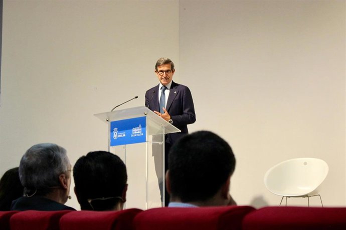 El consejero de Industria, Energía y Minas de la Junta de Andalucía, Jorge Paradela, durante su intervención en el III Foro de Sostenibilidad Tribuna de Andalucía en Huelva.