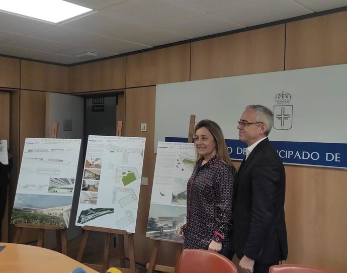 Lydia Espina, en el centro