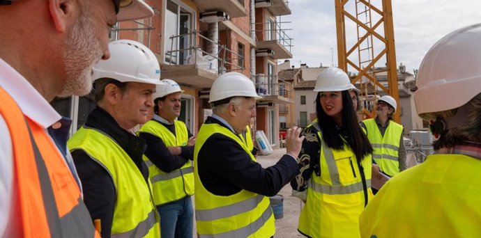 Octavio López y Lorena Orduna, durante su visita a las obras de La primera fase de La Merced.