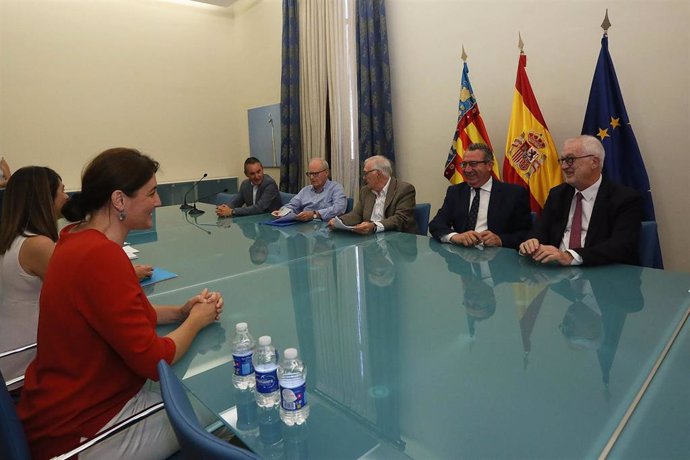 La Diputación de Alicante formaliza la compra del inmueble que albergará la futura sede de la institución en Elche