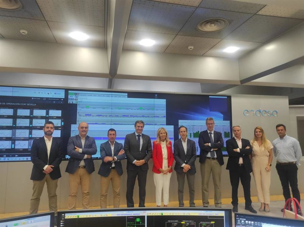 La subdelegada del Gobierno en Huelva, María José Rico, se ha reunido con el director general de Endesa en Andalucía, Extremadura, Ceuta y Melilla, Rafael Sánchez Durán.