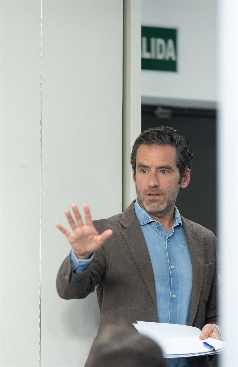 El portavoz y vicesecretario de Cultura del PP, Borja Sémper,  a su salida de una rueda de prensa posterior a la reunión del Comité de Dirección del Partido Popular, en la sede nacional del PP, a 10 de junio de 2024, en Madrid (España). El Partido Popul