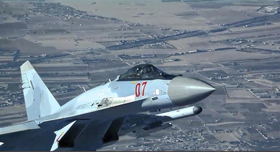Archivo - July 23, 2023, Undisclosed, Syria: A Russian Federation Air Force Sukhoi Su-35 Flanker-E fighter aircraft flies dangerously close to a U.S. MQ-9 Reaper, July 23, 2023 in Syria. The aircraft later fired flares that struck the MQ-9, severely dam