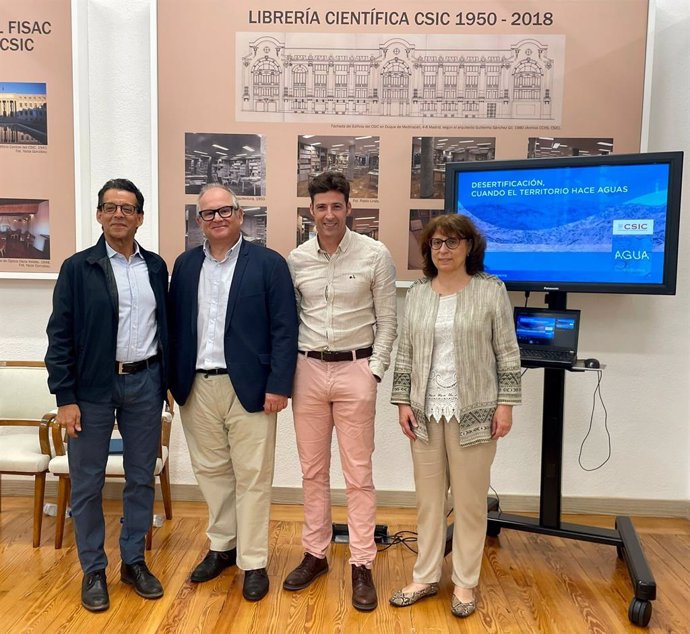 Presentación del libro 'Desertificación, cuando el territorio hace aguas', de la colección 'Escritos del Agua'.