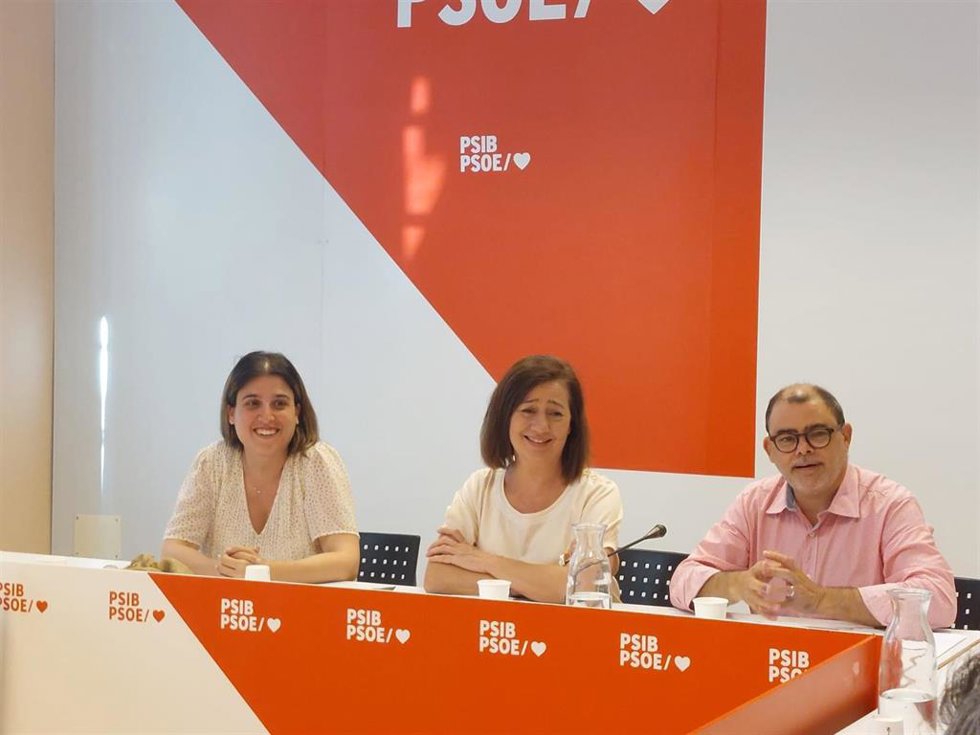 La secretaria general del PSIB-PSOE, Francina Armengol, preside una reunión de la Comisión Ejecutiva para analizar los resultados de las elecciones europeas