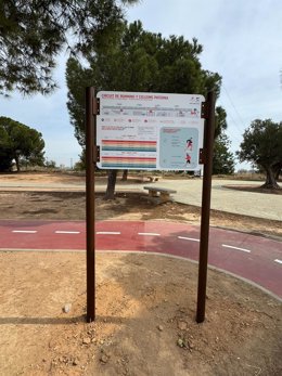 Cartel informativo en una ruta de running de Paterna (Valencia)